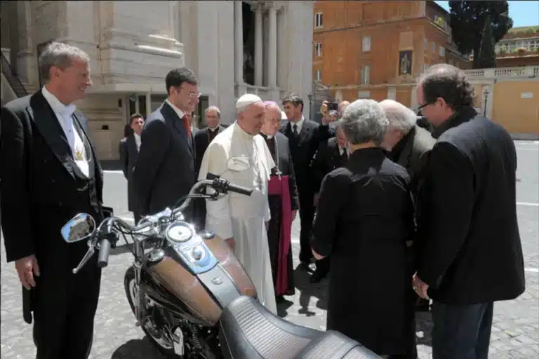  Pope Francis’ 2013 Harley-Davidson Dyna Super Glide